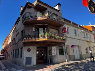 Casa a Centre. Finca muy céntrica con dos pisos independientes.