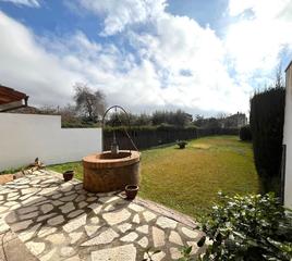 Maison à Piverd-Vila-Seca-Bruguerol. Casa con amplio jardín y garaje