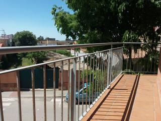 Pis a Piverd-Vila-Seca-Bruguerol. Piso  muy soleado cerca  del centro.