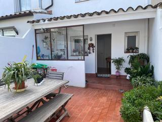 Maison à Piverd-Vila-Seca-Bruguerol. Casa adosada  con patio  y garaje