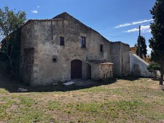 Casale in Piverd-Vila-Seca-Bruguerol. Masia  de piedra con jardin  y  terreno rustico