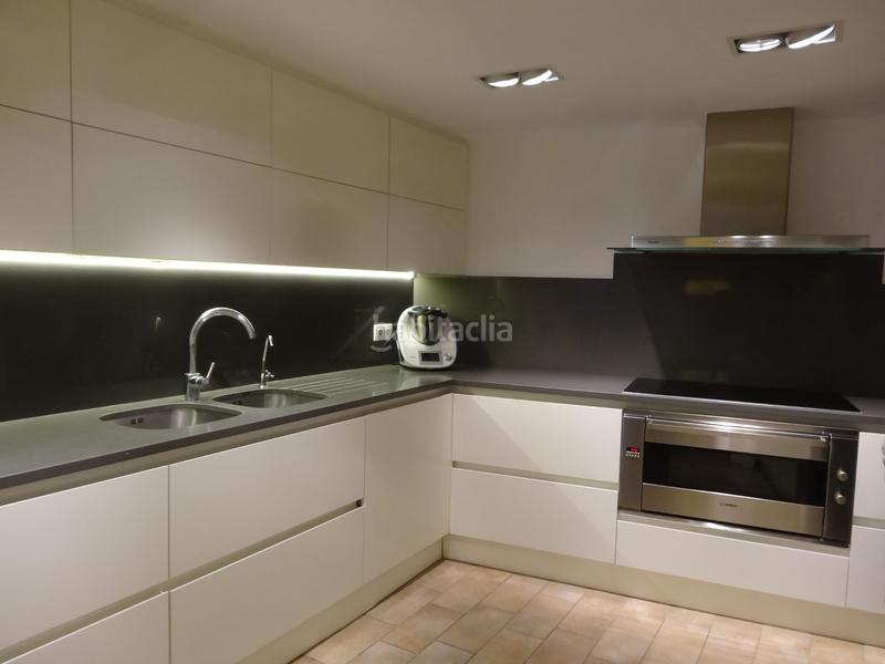 Foto f84919ef-61ae-4c40-89ef-5986f86faac9. Masia amb calefacció aparcament a Forallac