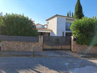 Maison à Els Masos de Pals. Casa individual con piscina.