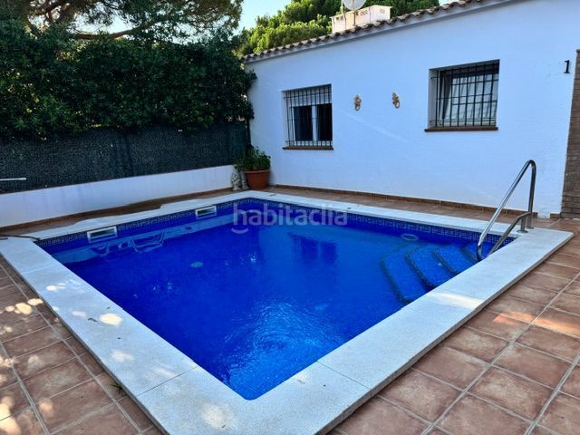 Foto 82d17742-37e9-4e4a-b49c-e0bdf16bc3a1. Casa amb calefacció a platja de Pals Pals