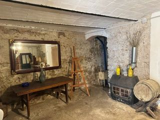 Country house in Serra de Daró. Gran casa de pueblo bien conservada