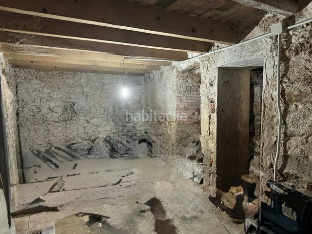 Foto d140c1b8-1b39-4065-a81e-d07985235af2. Masia amb calefacció a Serra de Daró