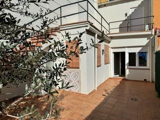 Haus in La Punxa. Casa de pueblo centrica  con patio