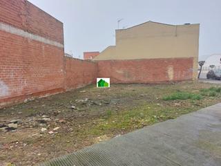 Terreny residencial a Avenida de la encina 54. Venta de solar urbano en puebla de la calzada