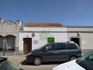 Casa a Puebla de la Calzada. Casa en planta baja con muchas posibilidades