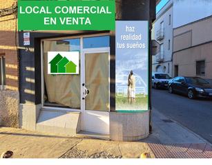 Local commercial à Montijo. Local comercial de esquina, con mucha luz..........