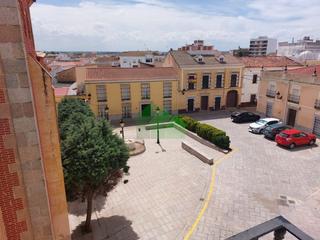 Appartement à Montijo. P503 venta de  piso con vistas al convento y plaza de santa clar