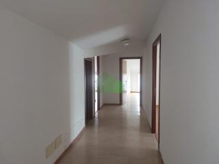 Location Local commercial à Montijo. L250 alquiler de locales en atico edificio con ascensor. centro