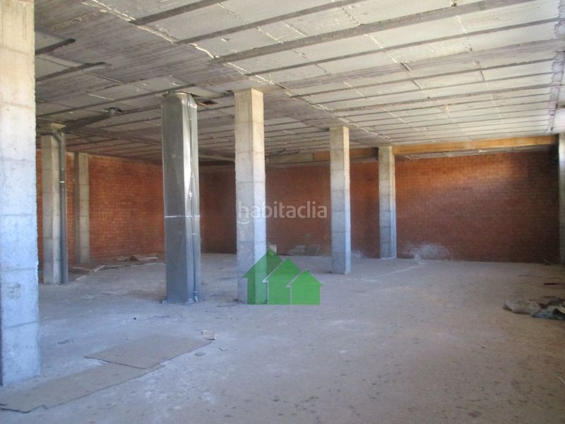 Foto 8df5751f-1147-4c00-95fd-7bbccbc866c0. Local comercial a Montijo