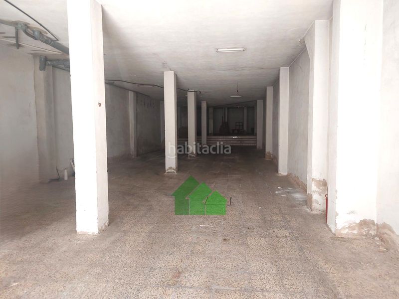 Foto ab699156-f361-45e2-88b9-7511cce69643. Local comercial a Montijo