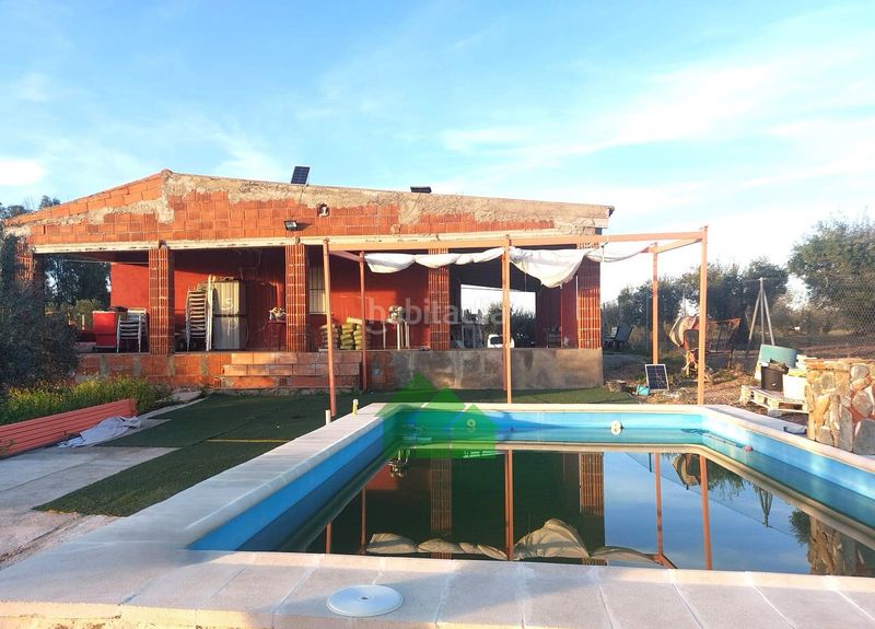 Foto 98f378f6-f69a-4cac-ae73-992700b11617. Xalet amb piscina a Montijo