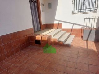 Casa a Guadiana. C1048 venta de vivienda en planta baja, con fachada a dos calles