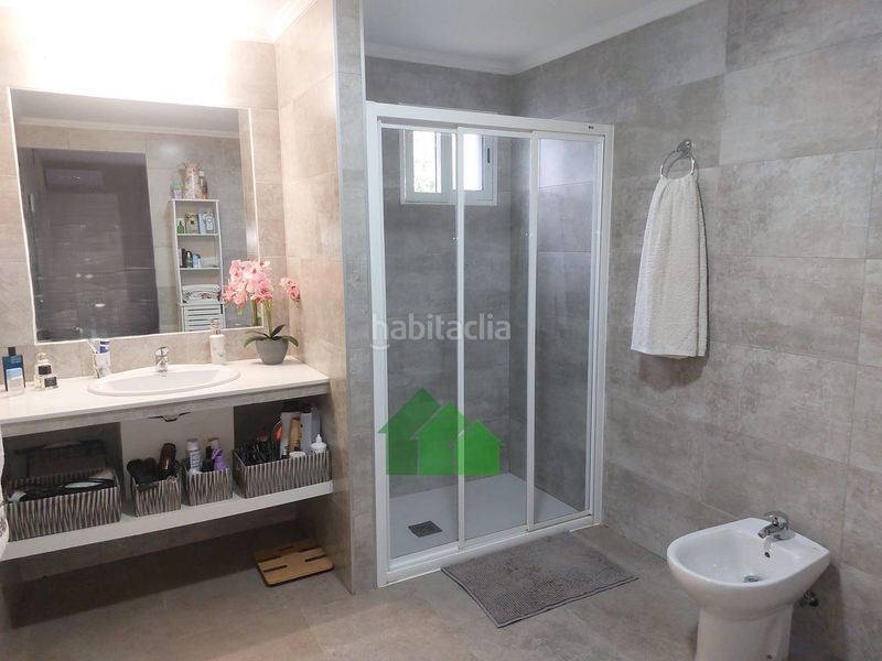 Foto f694da00-5e73-477d-a520-3c4558b6e6d2. Xalet amb piscina a Torremayor