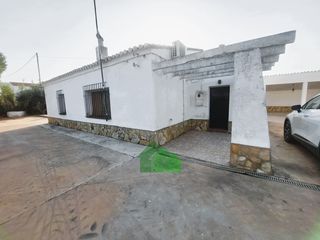 Miete Chalet in Valdelacalzada. C1065 alquiler de casa de campo amueblada con piscina y otras de