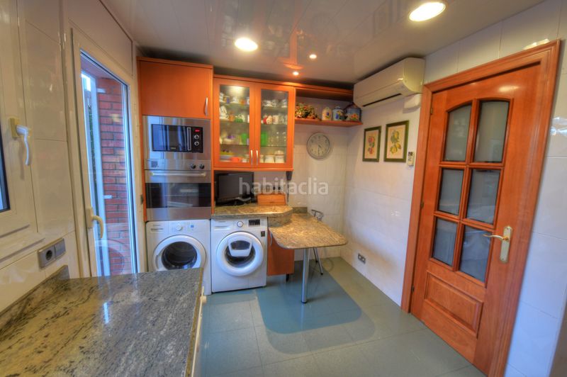 Foto 75417e51-07b7-4cd7-99dc-b130260c941c. Casa adossada amb calefacció aparcament a Sant Andreu de Palomar Barcelona