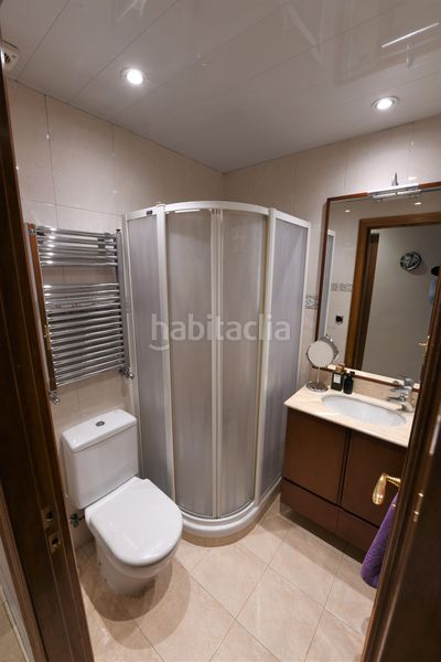 Foto b7122069-a2ea-4a12-8328-39c725d49b1c. Casa adossada amb calefacció aparcament a Sant Andreu de Palomar Barcelona