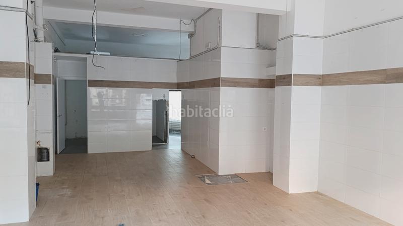 Foto 7833e3d0-b532-4237-a5b4-b527b8fb294b. Alquiler local comercial local en lloguer pi i molist en Barcelona