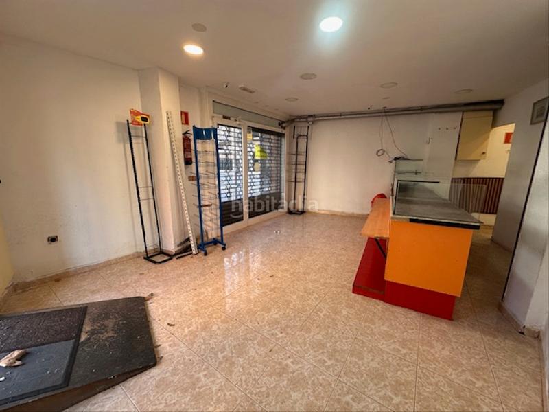 Foto cd29fbcc-c4e7-4eec-a4db-e0413bba5ab5. Locale commerciale in Guinardó Barcelona