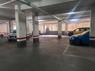 Parking voiture  Carrer de baltasar gracián