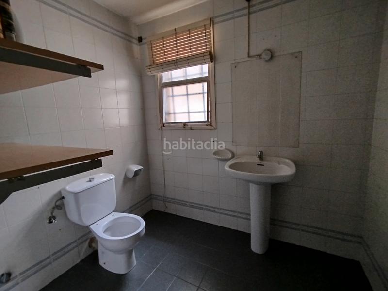 Foto b0b1189b-1115-407f-815c-336ab9d370d4. Local comercial a Horta Barcelona