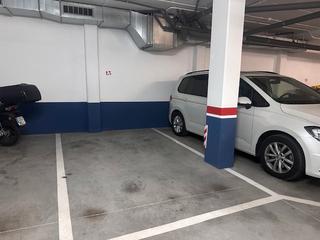 Car parking in Carrer del Coronel Sanfeliu