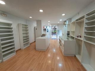 Location Local commercial  Carrer de rubén darío. Local comercial de 68 m² en ple centre de sant andreu