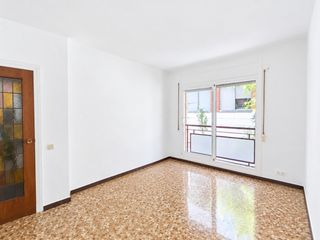 Appartement  Carrer de la manigua. Pis de 3 habitacions al barri de la sagrera