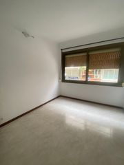 Location Appartement  Carrer de malats. Pis de 3 habitacions a sant andreu – 980 €/mes