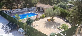 Casa adossada  Carrer sendra. Chalet de 3 dormitorios con piscina, terrazas y sótano