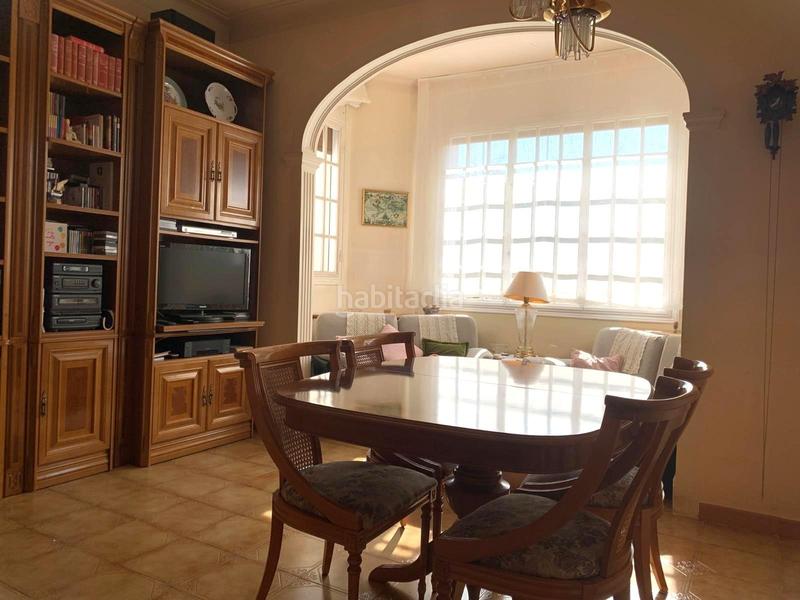 Foto 02b52b58-997e-46af-88c5-c03a5d15f8c3. Casa  unifamiliar de dos plantas con jardín y anexo independiente en zona residencial en Mataró