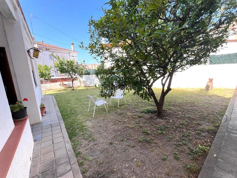 Foto 245dc672-067b-496a-b186-8b2aee726b43. Casa  unifamiliar de dos plantas con jardín y anexo independiente en zona residencial en Mataró
