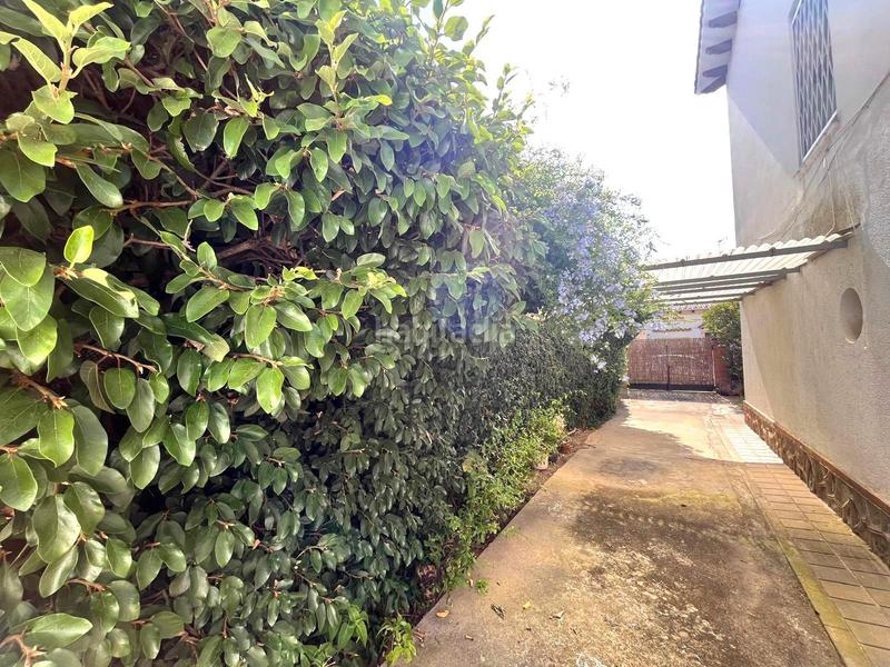 Foto 8b81c49e-81e4-484a-8dcd-3dd1b35e8d14. Casa  unifamiliar de dos plantas con jardín y anexo independiente en zona residencial en Mataró