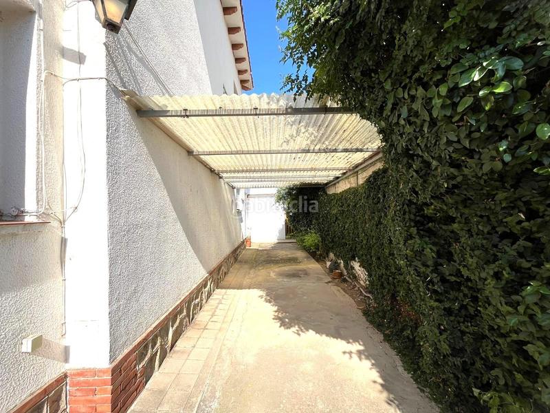 Foto 8c19bc7b-c035-4158-ac33-5f517bf538a9. Casa  unifamiliar de dos plantas con jardín y anexo independiente en zona residencial en Mataró
