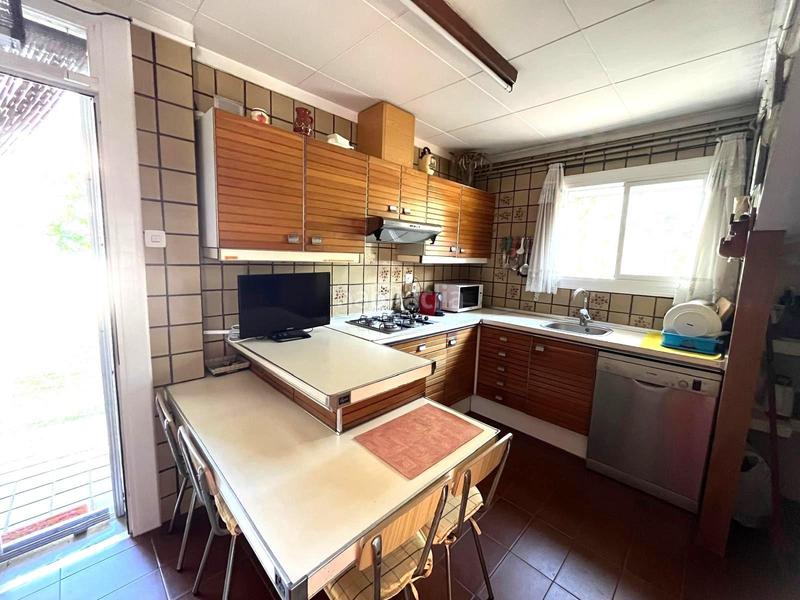Foto 9c3ba19c-d568-4b1a-9703-0776c15ece39. Casa  unifamiliar de dos plantas con jardín y anexo independiente en zona residencial en Mataró