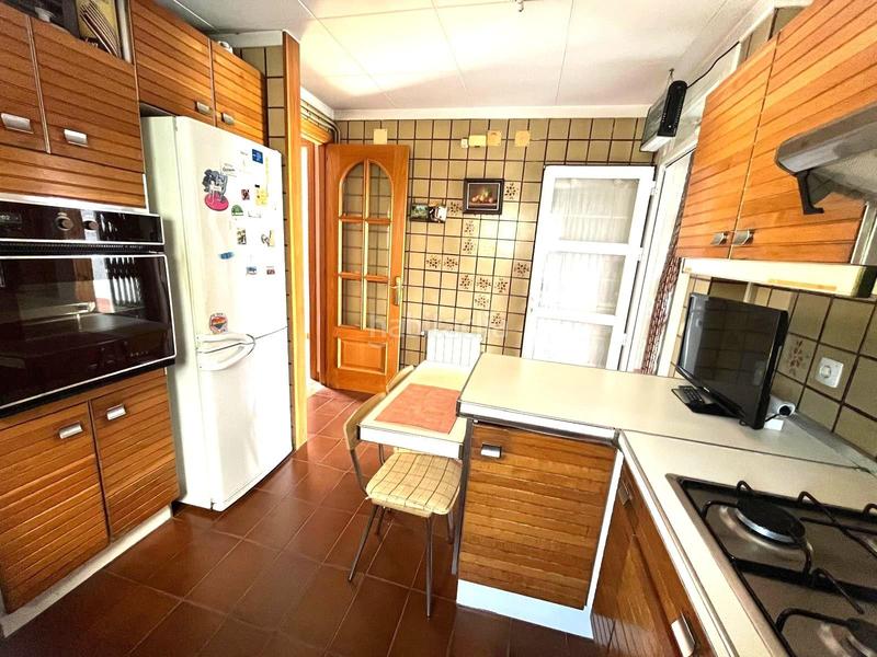 Foto e1cff2d1-5e26-4845-b044-26eecf473d23. Casa  unifamiliar de dos plantas con jardín y anexo independiente en zona residencial en Mataró