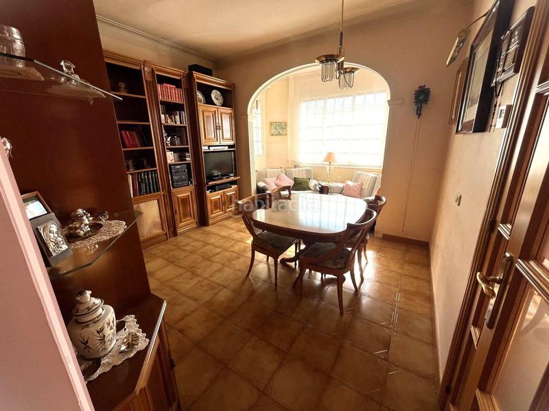 Foto e98e0e7c-53eb-4a6b-9367-ad6af3d29b98. Casa  unifamiliar de dos plantas con jardín y anexo independiente en zona residencial en Mataró