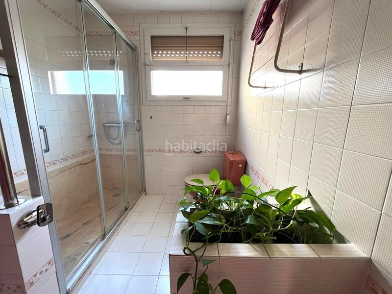 Foto fdfb5e5e-7609-459b-a94a-4dae9d179b5c. Casa  unifamiliar de dos plantas con jardín y anexo independiente en zona residencial en Mataró