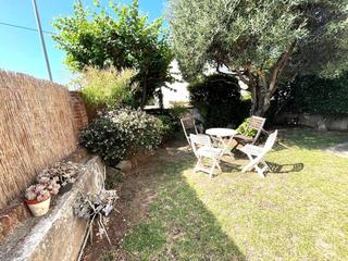 Maison  Calle d'alarcón. Casa unifamiliar de dos plantas con jardín y anexo independiente