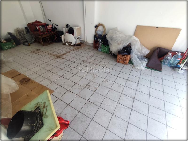 Foto ad4310f7-417a-4cd8-9b50-a225f0075169. Car parking in Beniarjó