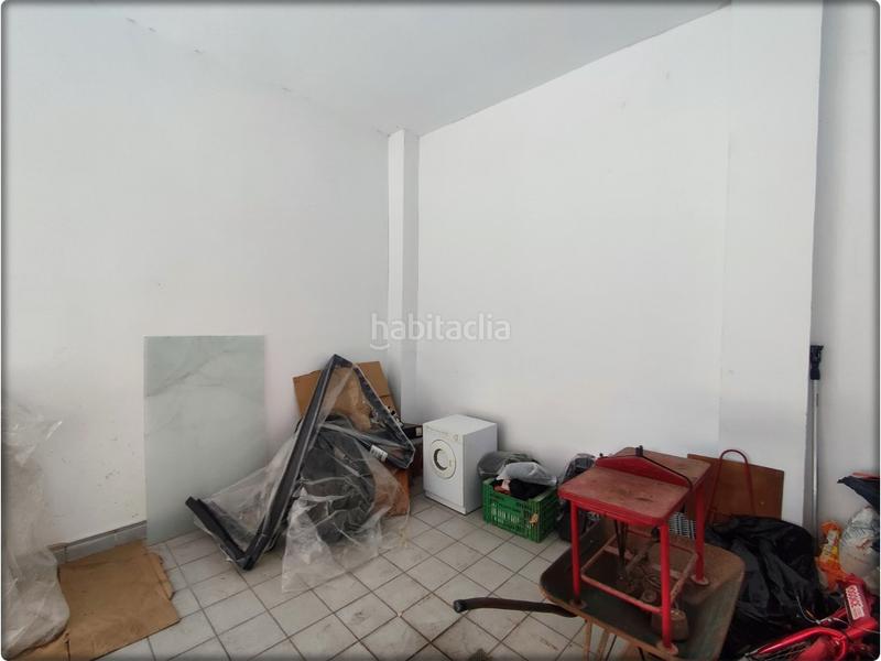 Foto dde9d7b9-c430-4b00-abad-169f54df71c3. Car parking in Beniarjó