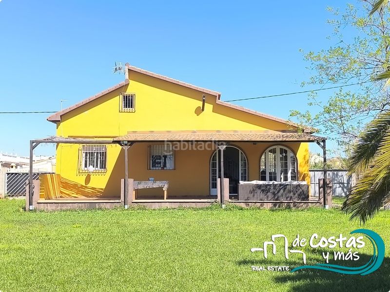 Foto 551eb326-9ffe-4b6a-b65a-7aad3a8c2657. Casa amb aparcament a Oliva playa Oliva