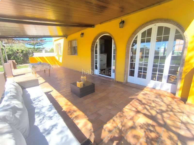 Foto f4da6ecc-db9d-4fa3-88c0-29a1d8dc00e3. Casa amb aparcament a Oliva playa Oliva