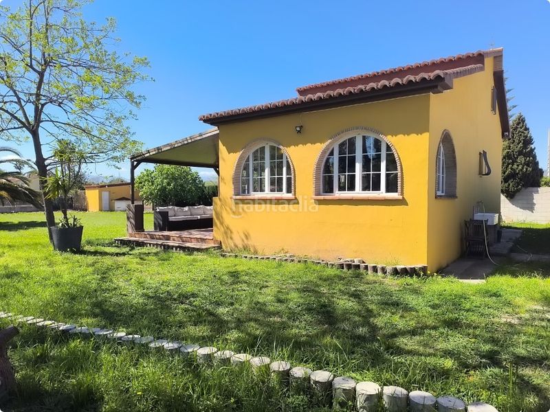 Foto ff96c6cb-3267-48f1-9bde-3ad1f9b2fdd0. Casa amb aparcament a Oliva playa Oliva