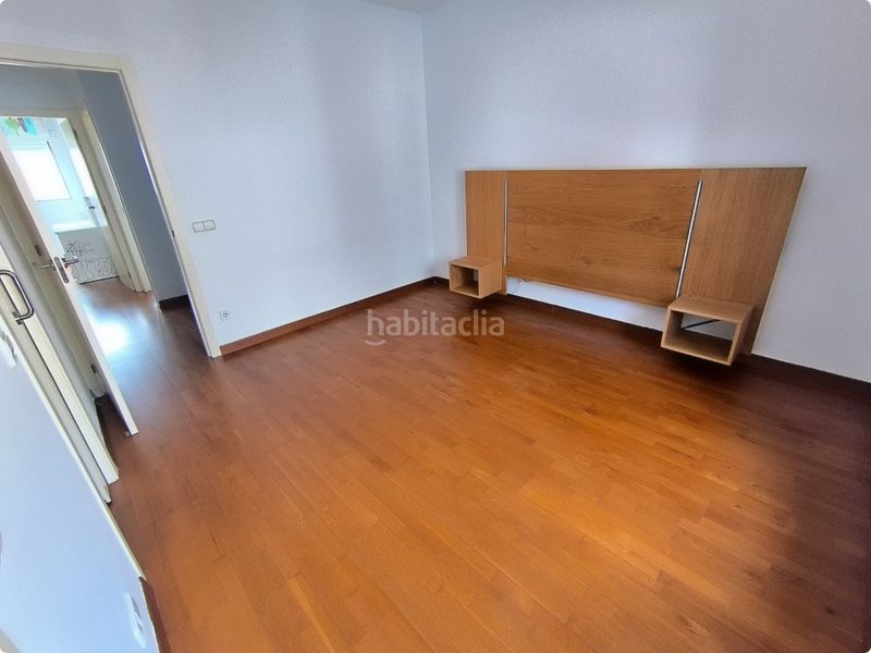 Foto b0507ead-2b98-4819-bd36-e4bdb5dc14f4. Casa adossada amb aparcament a Bellreguard