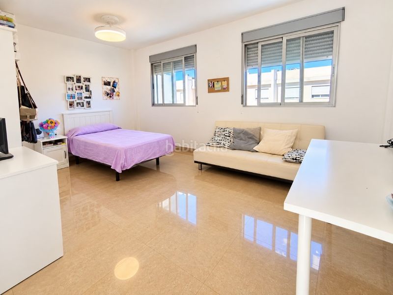 Foto 37c1c4bd-7f32-4d7b-9492-68ac2cbad77c. Casa a schiera con parcheggio in Bellreguard