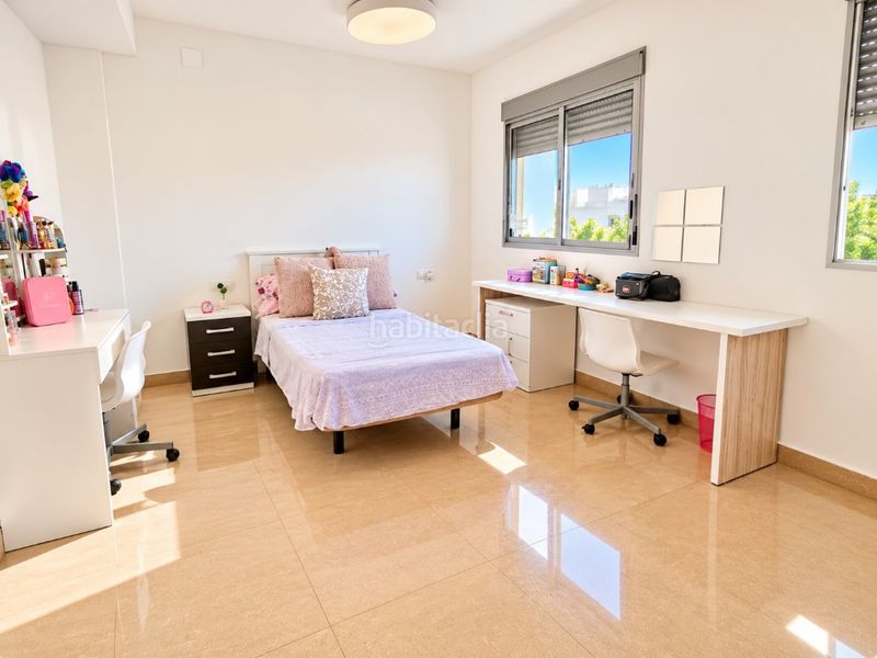 Foto b40ef760-3699-4931-8cec-75f1dad26d14. Casa a schiera con parcheggio in Bellreguard